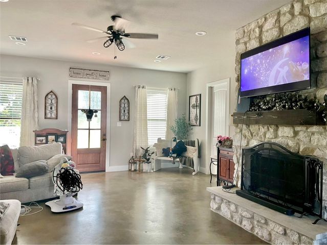 3295 Fm 524, Sweeny, TX 77480