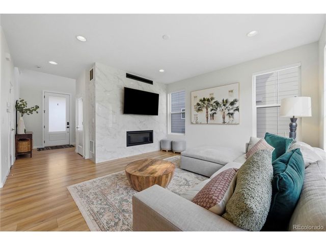 8989 Bellsong Dr, Littleton, CO 80125