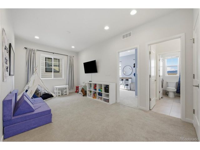 8989 Bellsong Dr, Littleton, CO 80125