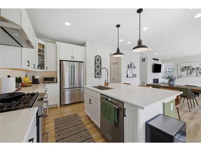 8989 Bellsong Dr, Littleton, CO 80125