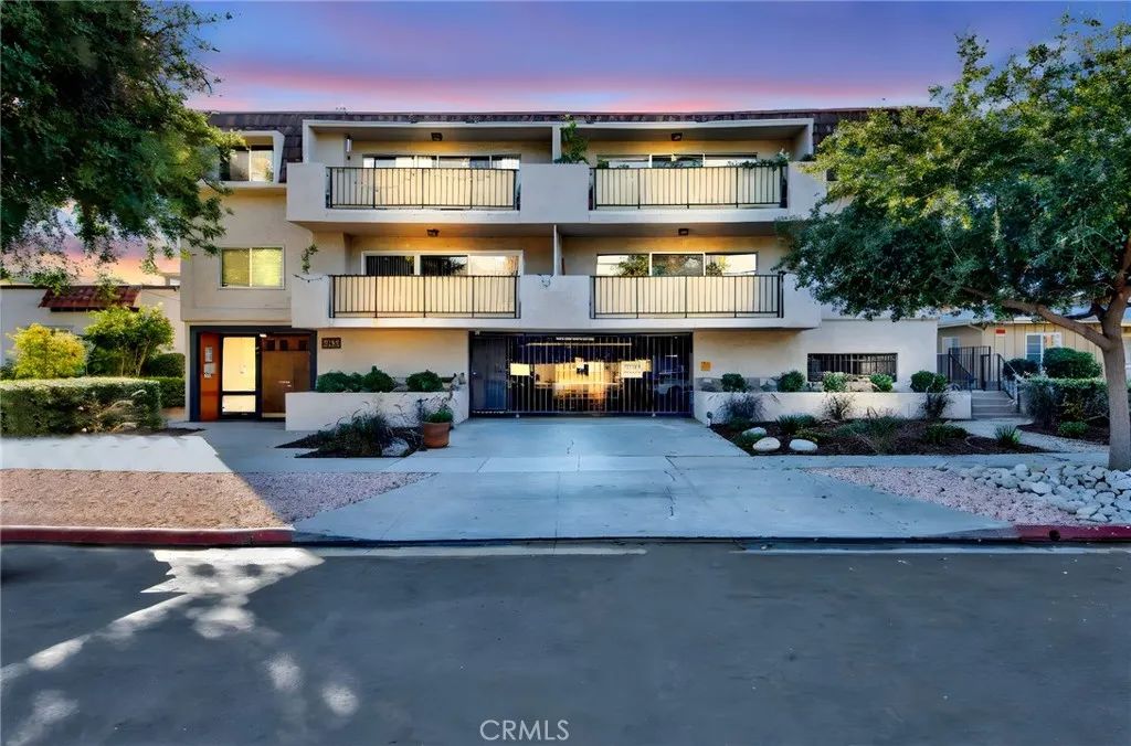 2468 Mohawk 105, Pasadena, CA 91107