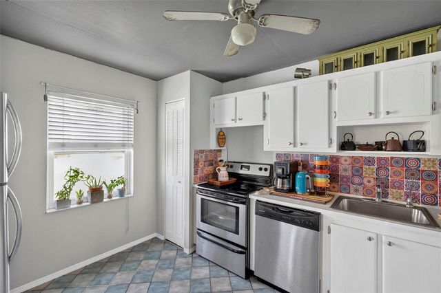 6960 20TH AVENUE N 105, St Petersburg, FL 33710