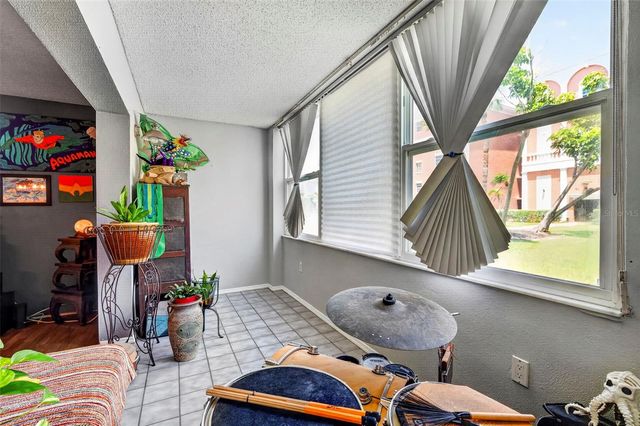6960 20TH AVENUE N 105, St Petersburg, FL 33710