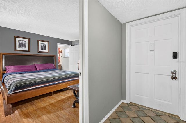 6960 20TH AVENUE N 105, St Petersburg, FL 33710