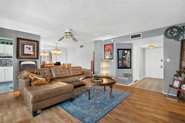 6960 20TH AVENUE N 105, St Petersburg, FL 33710