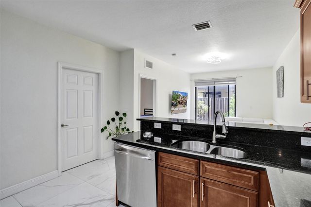 8768 NW 98th Avenue 8768, Doral, FL 33178