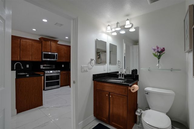 8768 NW 98th Avenue 8768, Doral, FL 33178