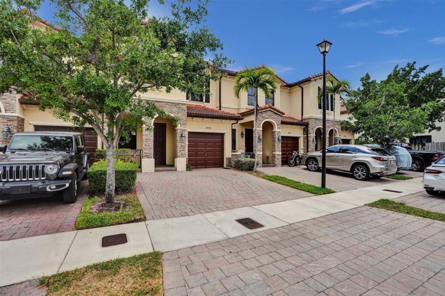 8768 NW 98th Avenue 8768, Doral, FL 33178