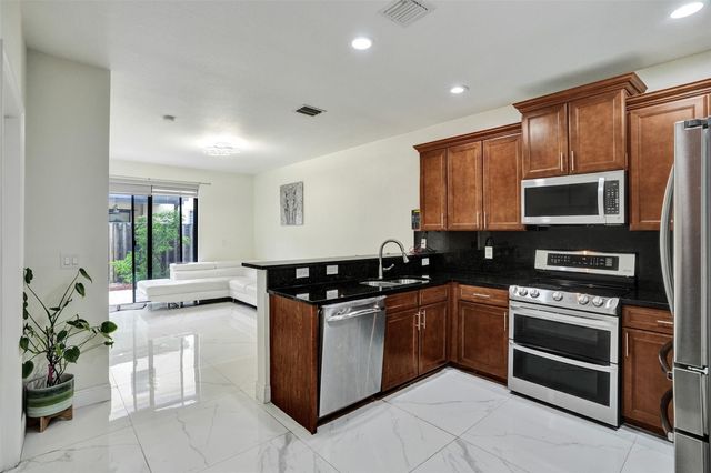 8768 NW 98th Avenue 8768, Doral, FL 33178