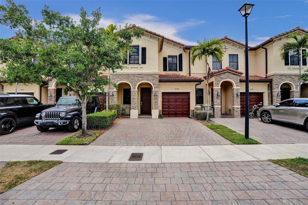8768 NW 98th Avenue 8768, Doral, FL 33178