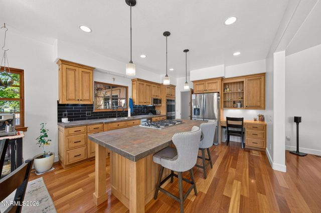225 S Earlham Court, Reno, NV 89511