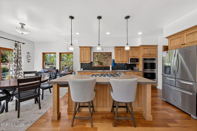 225 S Earlham Court, Reno, NV 89511
