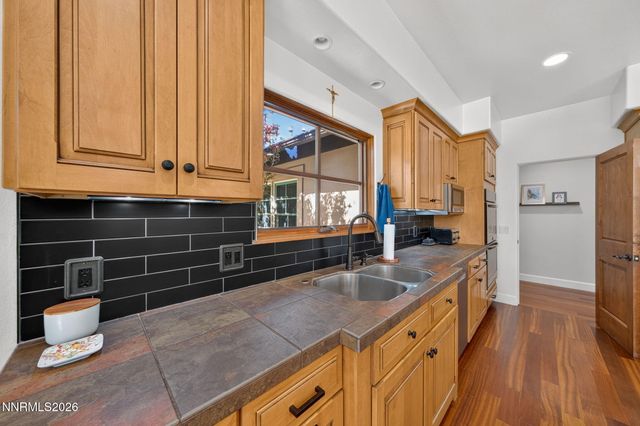 225 S Earlham Court, Reno, NV 89511