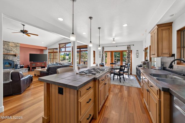 225 S Earlham Court, Reno, NV 89511