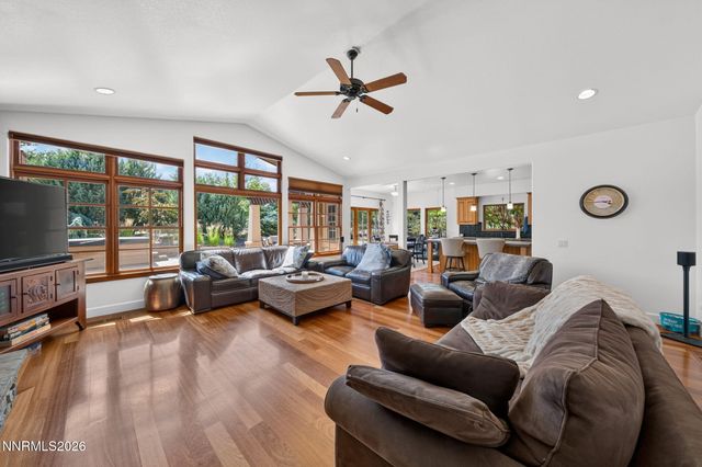 225 S Earlham Court, Reno, NV 89511