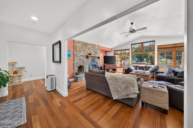 225 S Earlham Court, Reno, NV 89511