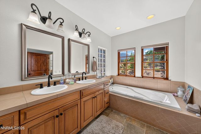 225 S Earlham Court, Reno, NV 89511