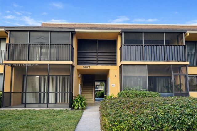 5821 Washington St 32, Hollywood, FL 33023