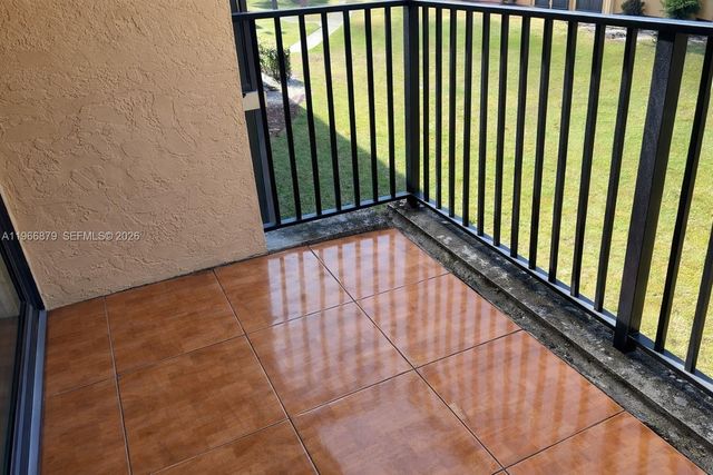 5821 Washington St 32, Hollywood, FL 33023