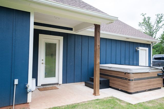19330 Hidden Pines Drive, Norman, OK 73026