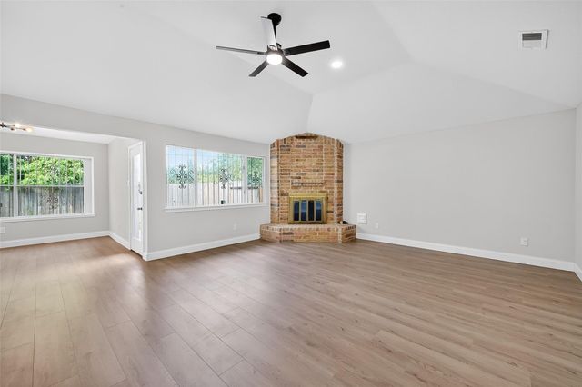 5530 Oak Falls Drive, Houston, TX 77066