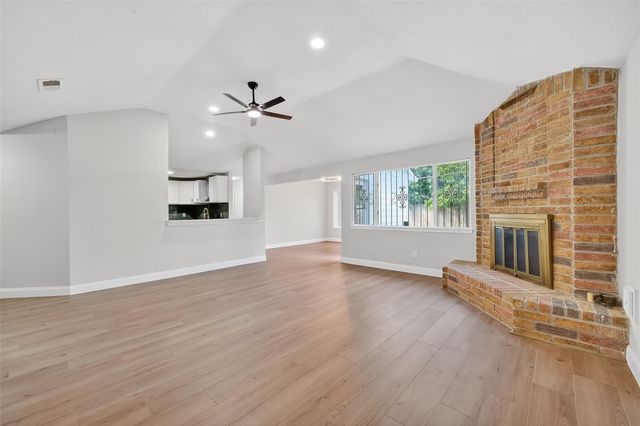 5530 Oak Falls Drive, Houston, TX 77066