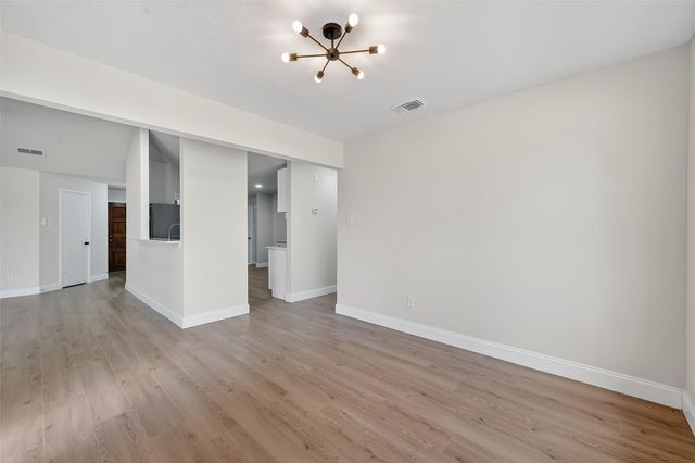 5530 Oak Falls Drive, Houston, TX 77066