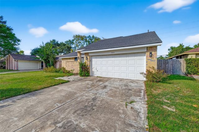 5530 Oak Falls Drive, Houston, TX 77066