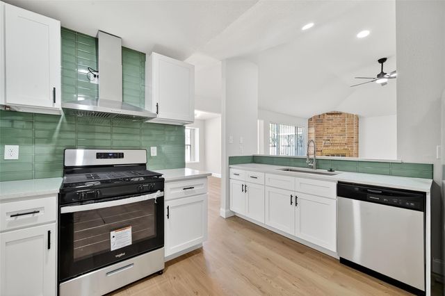 5530 Oak Falls Drive, Houston, TX 77066