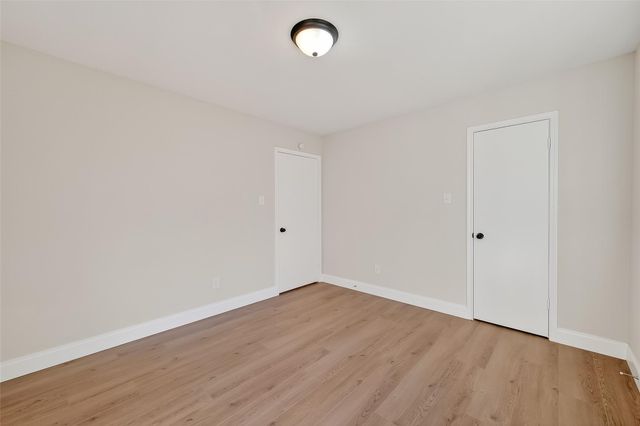 5530 Oak Falls Drive, Houston, TX 77066