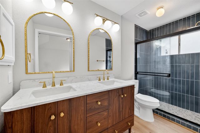 5530 Oak Falls Drive, Houston, TX 77066