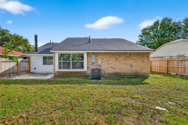 5530 Oak Falls Drive, Houston, TX 77066
