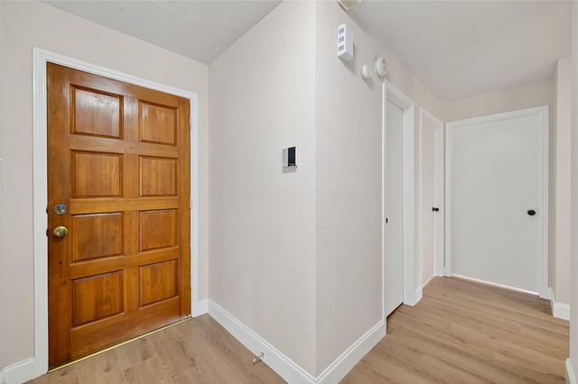 5530 Oak Falls Drive, Houston, TX 77066