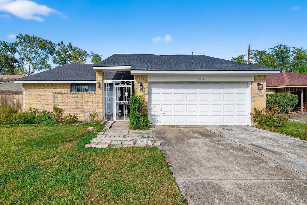 5530 Oak Falls Drive, Houston, TX 77066