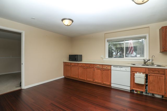 273 Berkshire Drive, Crystal Lake, IL 60014