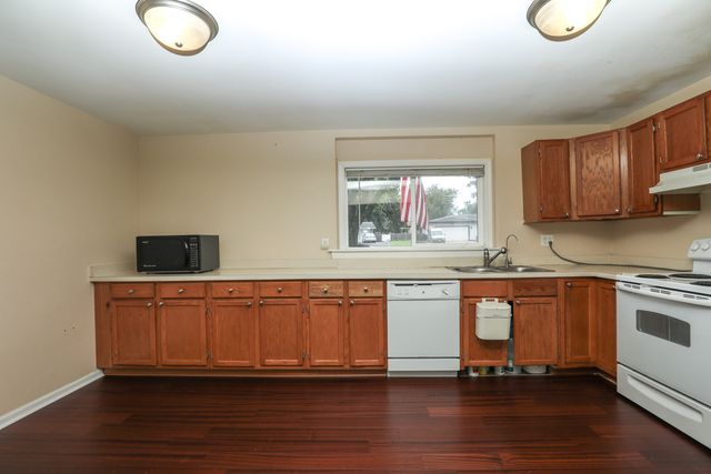 273 Berkshire Drive, Crystal Lake, IL 60014