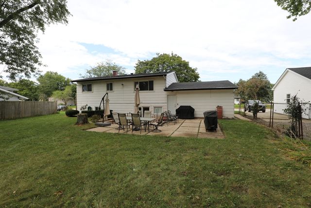 273 Berkshire Drive, Crystal Lake, IL 60014
