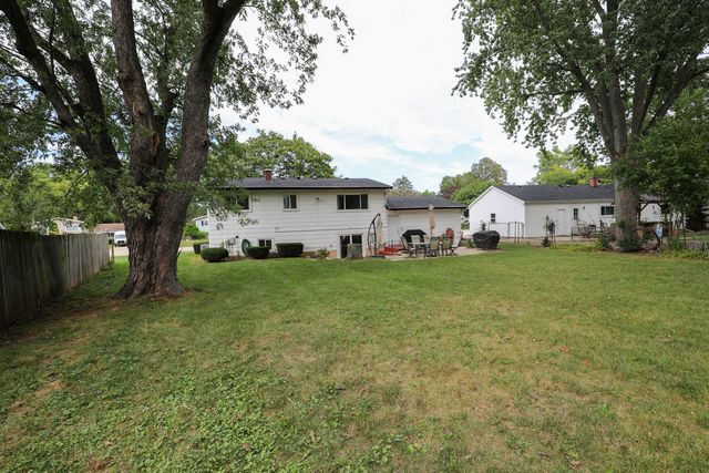 273 Berkshire Drive, Crystal Lake, IL 60014