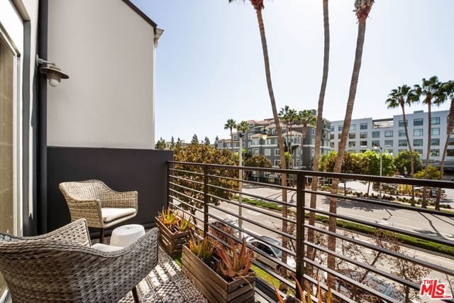 5400 Playa Vista Drive 14, Los Angeles, CA 90094