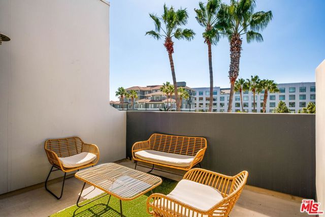 5400 Playa Vista Drive 14, Los Angeles, CA 90094