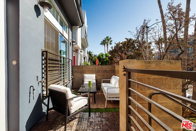 5400 Playa Vista Drive 14, Los Angeles, CA 90094