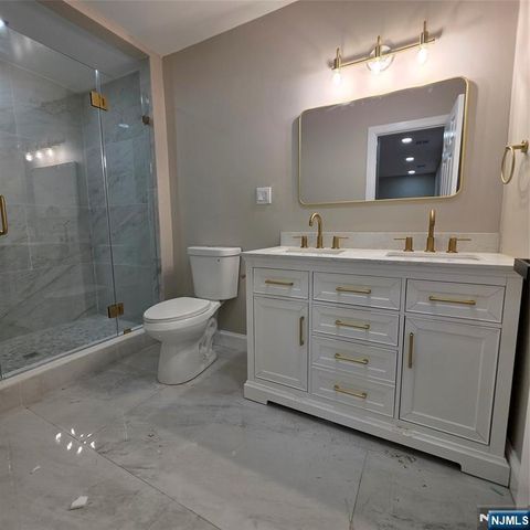 482 Tulane Court, Paramus, NJ 07652