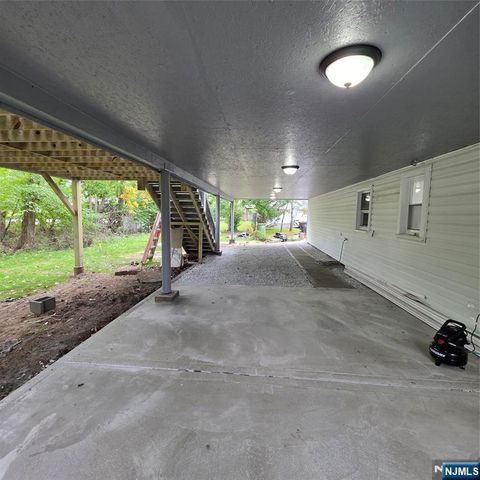 482 Tulane Court, Paramus, NJ 07652
