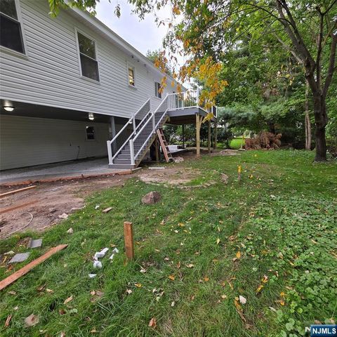 482 Tulane Court, Paramus, NJ 07652