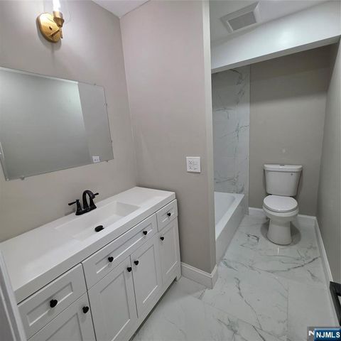 482 Tulane Court, Paramus, NJ 07652