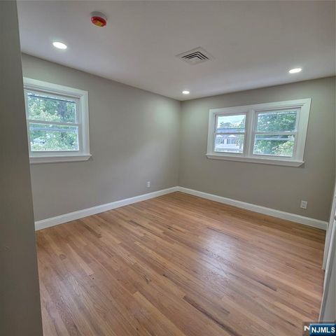 482 Tulane Court, Paramus, NJ 07652