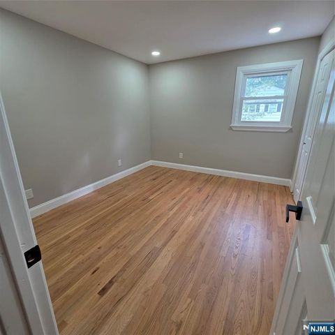 482 Tulane Court, Paramus, NJ 07652