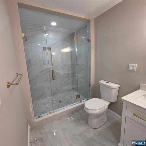482 Tulane Court, Paramus, NJ 07652