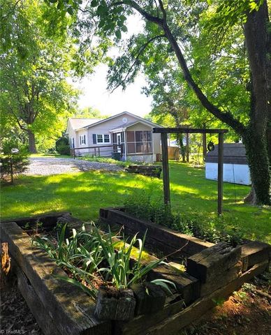 642 Church Street, Eden, NC 27288