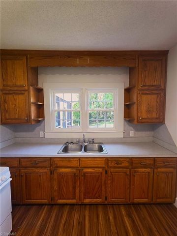 642 Church Street, Eden, NC 27288